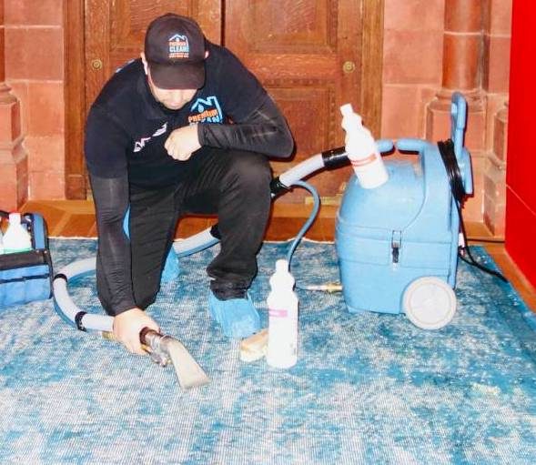 carpet-cleaning-machine